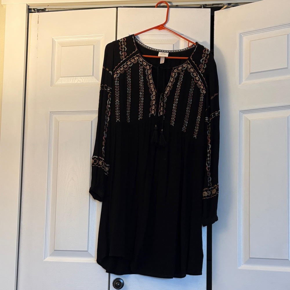 Knox Rose Black Top with Colorful Embroidery